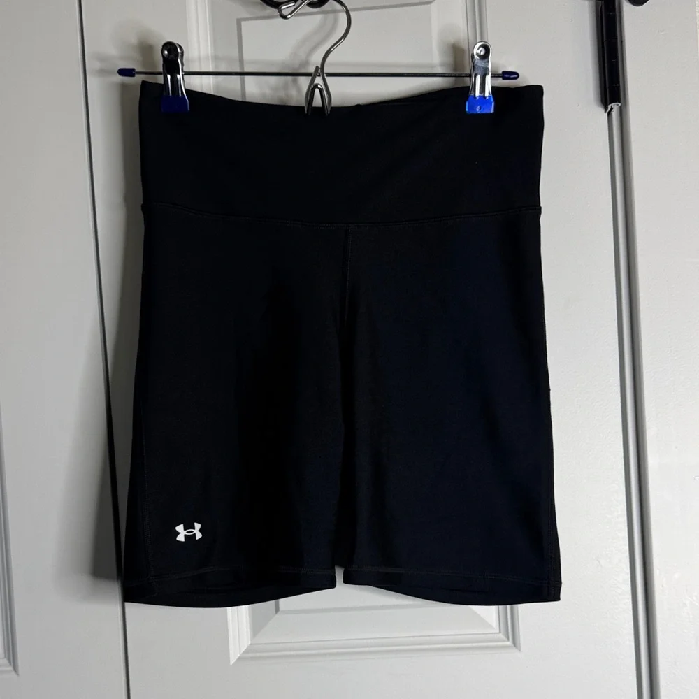 Under Armour Women's Athletic Black Shorts - Picture 1 of 2